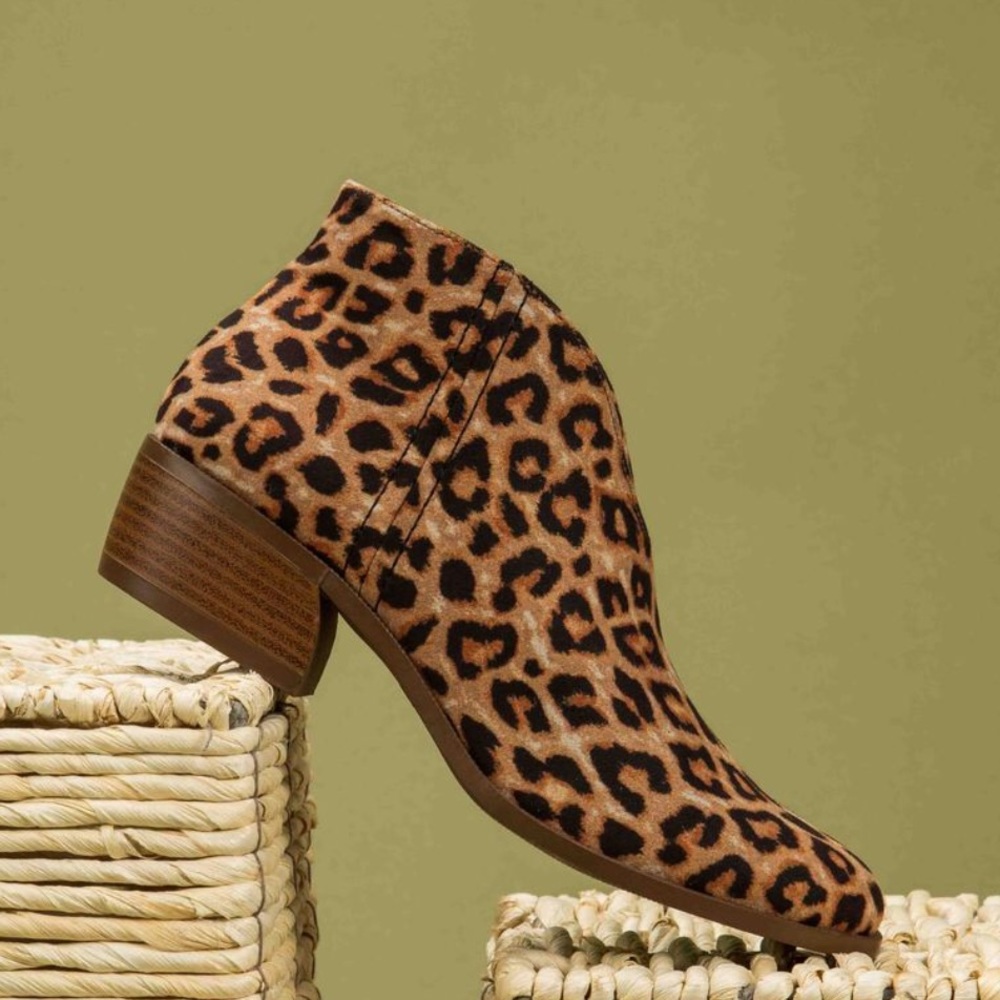 1 left! Qupid Cheetah U front cut heeled Bootie - Picture 2 of 7
